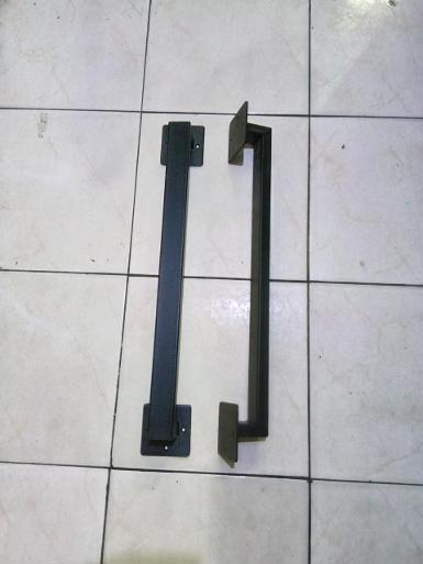 IRON HANDLE ITEM CODE IRH18M SIZE LONG 60 CM. WIDE 40 MM. HIGH 50 MM.