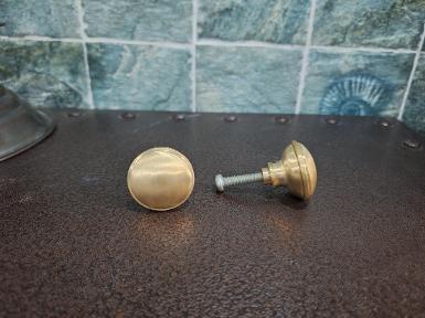 Brass Pull handle Item code N30MRW size 31 mm high 28 mm