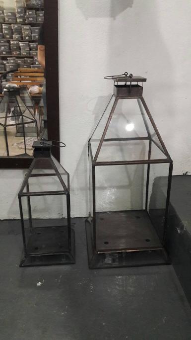 Lantern Lamp brass Item Code LTL18A have 3 size 25 x 25 x h 62 cm.